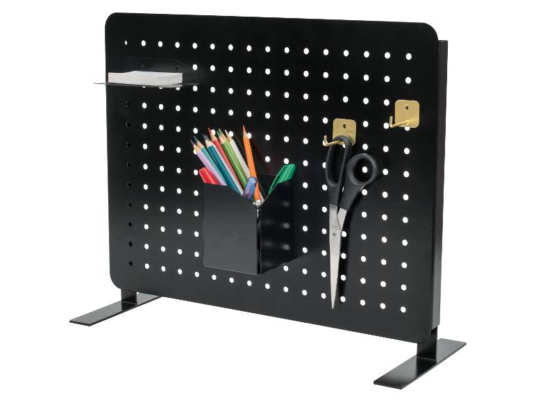 Zwarte metalen bureau-organizer met accessoires.