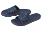 Gripin slippers in donkerblauw met een rode rand.