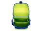 Open blauw-groene schooltas met meerdere compartimenten.