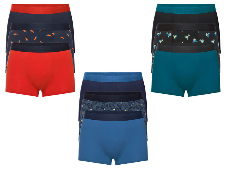 Een set boxershorts met verschillende kleuren en printjes.