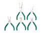 Set van vijf precisietangen met groene handvatten, waaronder punttangen en kniptangen.