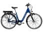 Blauwe Zündapp elektrische fiets met open frame en bagagedrager.