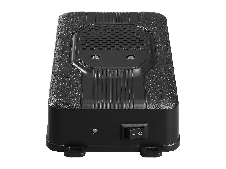 Zwarte ultrasone ongedierteverjager met aan/uit-schakelaar