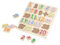 Houten puzzel met cijfers en wiskundige symbolen voor kinderen.