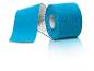 Rol blauwe sporttape met witte achterkant en rasterpatroon