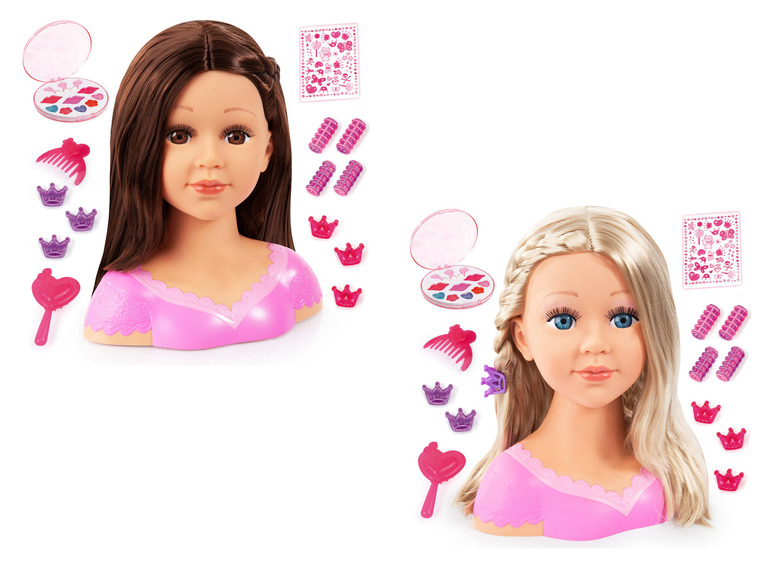 Twee stylingkoppen met accessoires, zoals make-up, haarrollen en kroontjes.