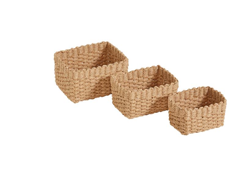 Drie geweven rieten manden in verschillende maten