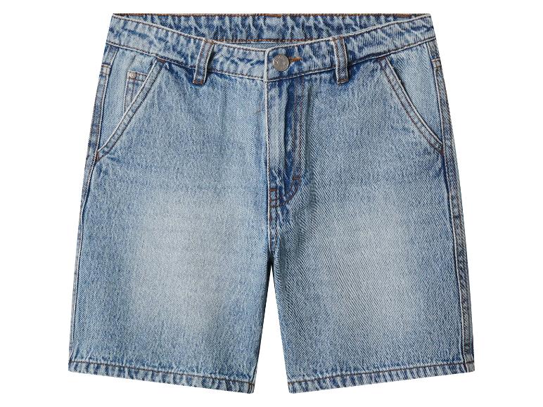 Lichtblauwe denim shorts met verwassen look en zakken.