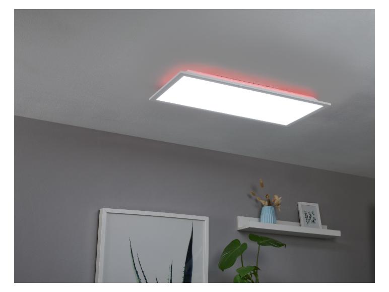 Moderne LED plafondlamp in een woonkamer.
