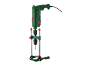 Groene elektrische boormachine met boorstandaard voor nauwkeurig boren.