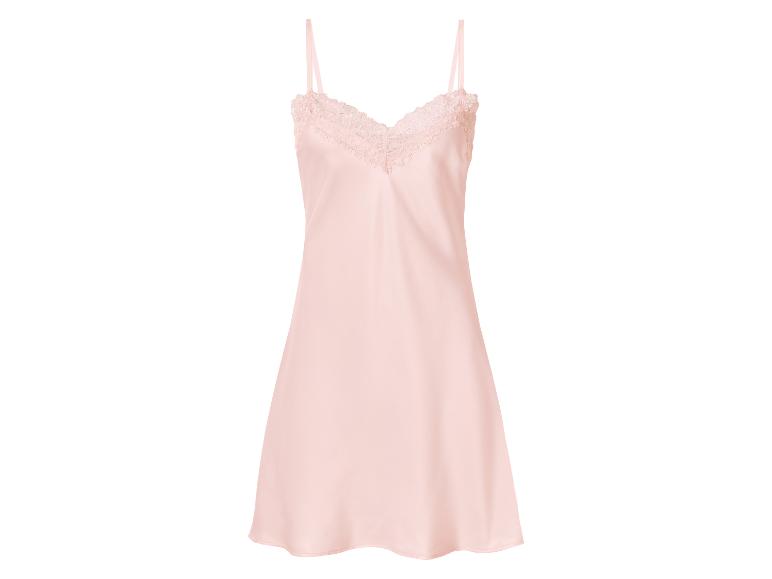Roze zijden nachtjapon met kanten details