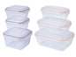 Een set vierkante en rechthoekige plastic voedselcontainers met deksels.