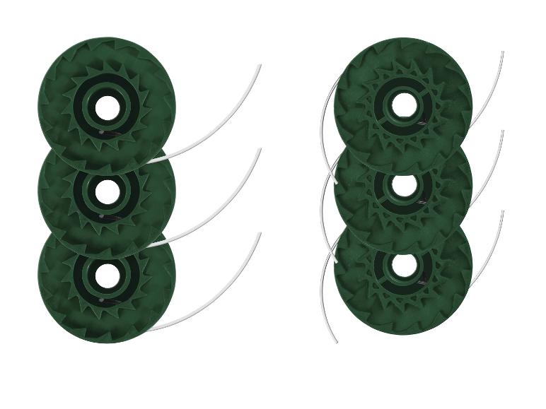 Zes groene trimmer spoelen met witte snijdraad, gerangschikt in twee verticale stapels.