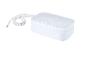 Witte hoes met kabel op een witte achtergrond