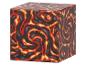 Kubus met een abstract lavapatroon in rood, oranje en zwarttinten