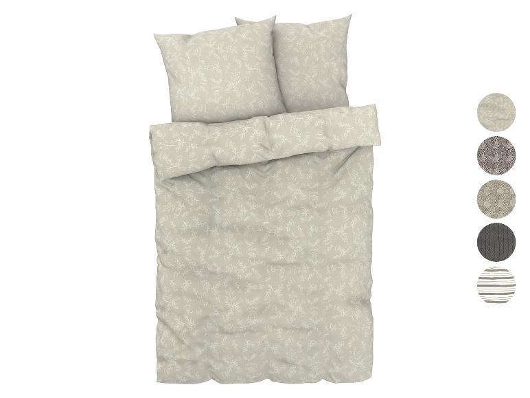 Beige dekbedovertrek met wit bloemenpatroon