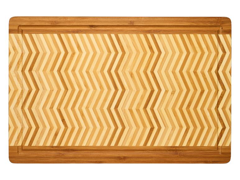 Bamboe snijplank met zigzagpatroon.