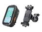 Fiets telefoonhouder met tas en scherm dat een kaart toont.