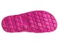 Zool van een roze slipper met antislip patroon