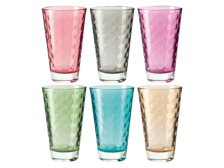 Zes kleurrijke getextureerde drinkglazen in roze, grijs, paars, groen, blauw en amber.
