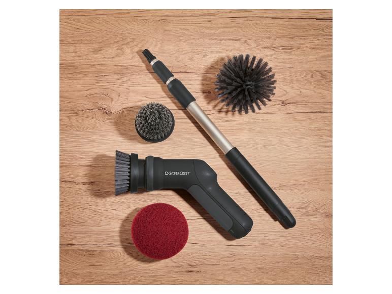 SilverCrest reinigingsborstelset met lange steel en verwisselbare opzetstukken.