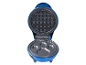 Een blauw mini-wafelapparaat met platen voor wafels en eieren.