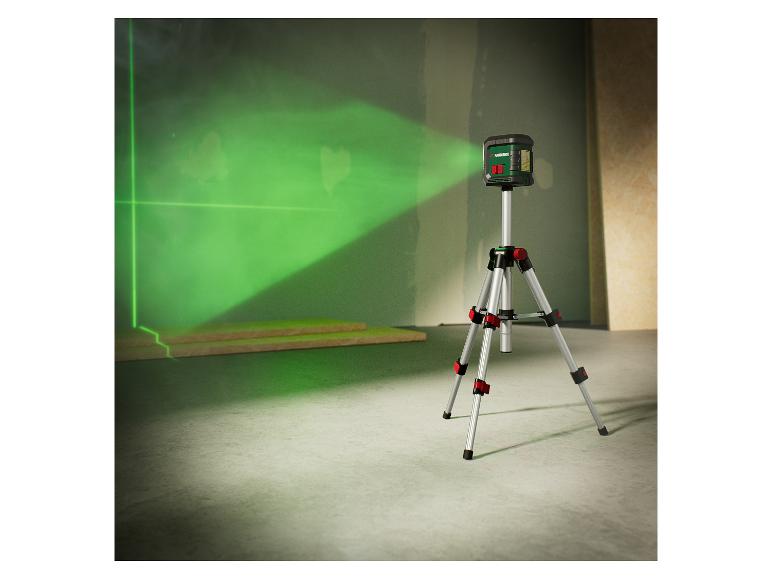 Een groene Parkside laserwaterpas op een statief.