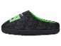 Minecraft pantoffels: zwart en groen design.