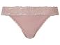 Roze kanten string met een brede kanten tailleband.