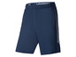 Donkerblauwe Under Armour sport shorts met een gestreept patroon.