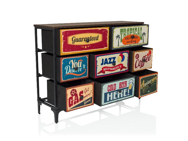 Ladekast met 9 lades met retro-borden: 'Guaranteed', 'Tropical California surfing', 'You Deserve It', 'Jazz', 'Coffee', 'Gas', 'Cold Beer Here!' en 'Anniversary'.