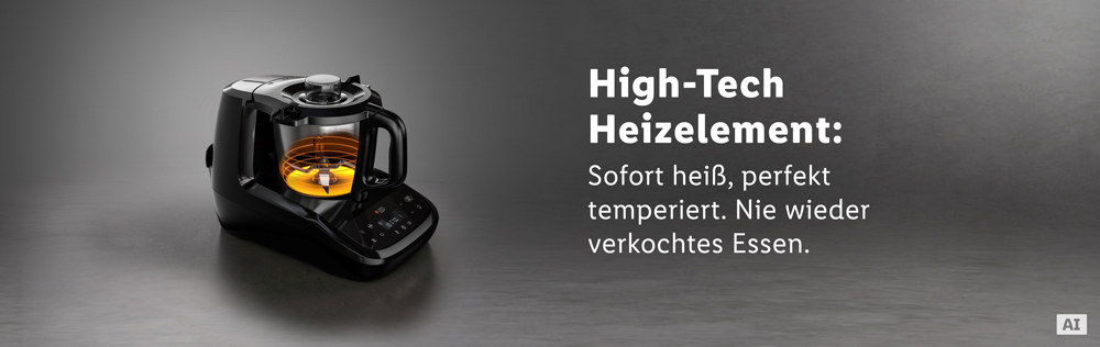 De Monsieur Cuisine compact op een aanrecht, omringd door accessoires zoals roeropzetstuk, maatbeker, stoomkookopzet en een tablet met geopende recepten-app. (Met AI-watermerk)