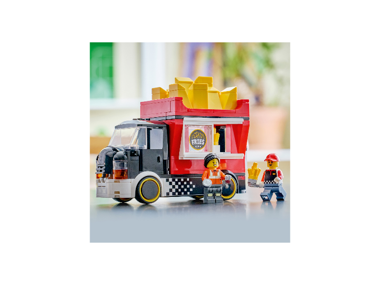 LEGO City 60488 Patatwagen speelset met voertuig and twee minifiguren.
