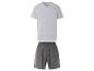 Pyjama set: grijs V-hals shirt en donkergrijze shorts.