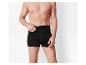 Man in zwarte boxershort