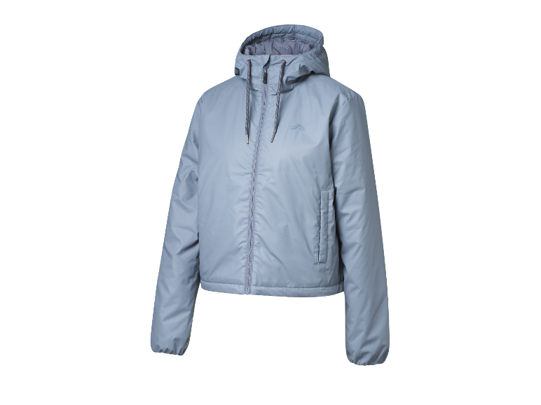 Een lichtblauw jack met capuchon.