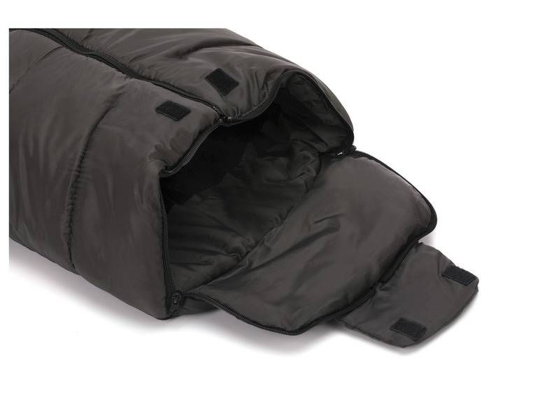 Een opengevouwen, zwarte slaapzak met ritsen.