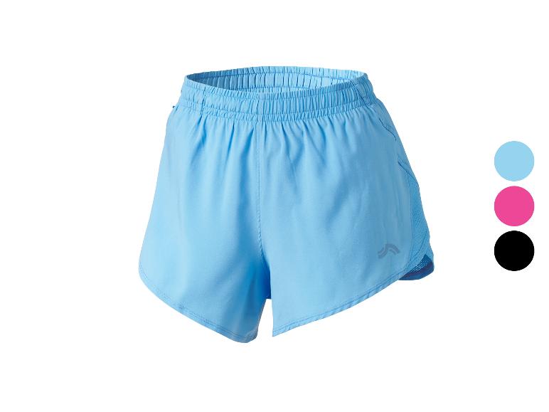 Hemelsblauwe sportshorts voor dames met elastische tailleband en mesh details.