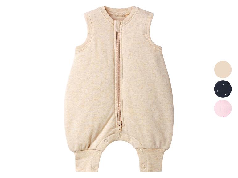 Beige babyslaapzak met rits, met kleurstalen voor andere opties.