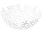 Witte metalen fruitschaal met bloemenmotief.