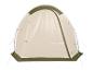 Beige en olijfgroene kampeertent met open ingang, vooraanzicht.
