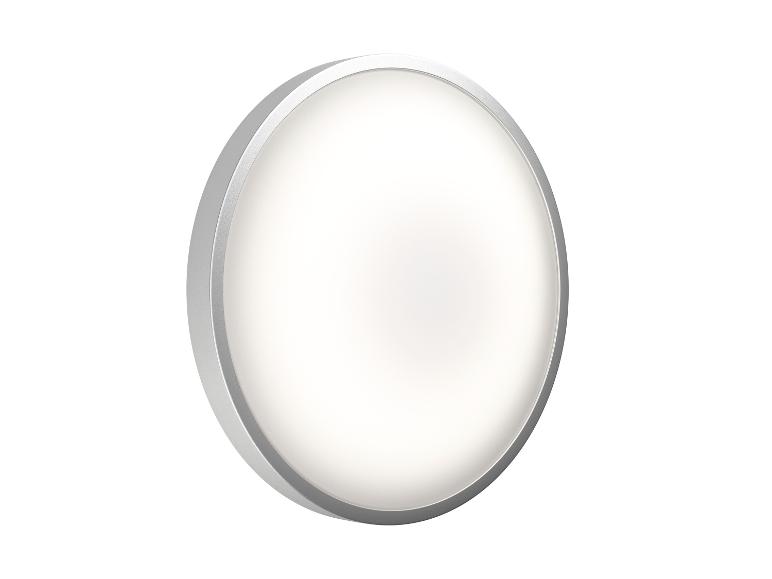 Ronde LED plafondlamp met zilveren rand, straalt zacht wit licht uit.