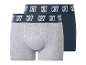 Twee katoenen boxershorts, één grijs en één marineblauw, met een elastische tailleband met tekst.