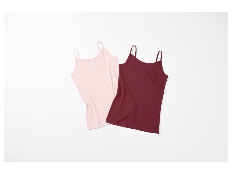 Twee spaghettibandjes, een roze en een bordeauxrood, op een witte achtergrond.