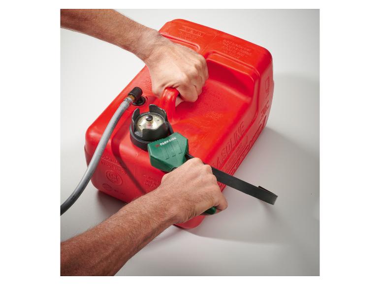 Rode PARKSIDE brandstofkan met slang en tankpistool.