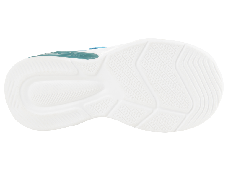 Lichtblauwe kindersportschoenen.