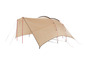 Een beige tent met rode stokken en zwarte touwen