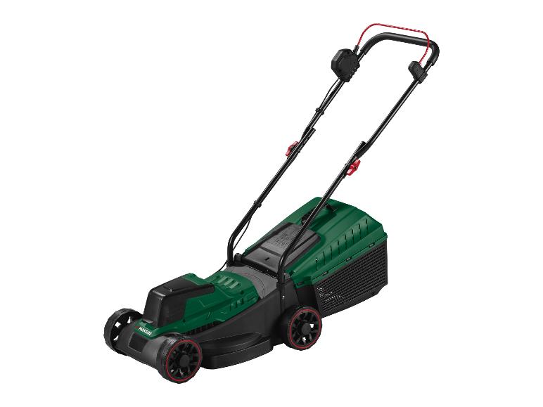 Groene Parkside grasmaaier met zwarte wielen en rode accenten.
