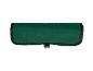 Donkergroen stoffen etui met een zwarte band en gesp
