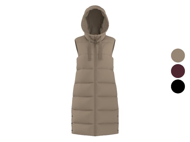 Lange gewatteerde bodywarmer met capuchon in beige, met kleuropties in bruin, bordeaux en zwart.